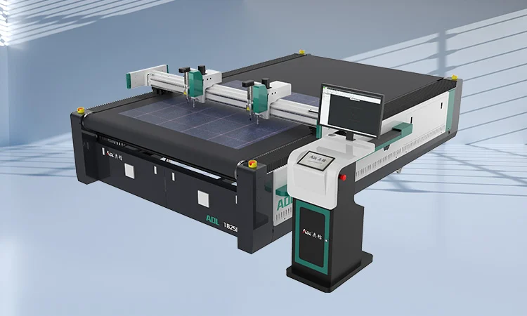 CNC машина за рязане на стелки